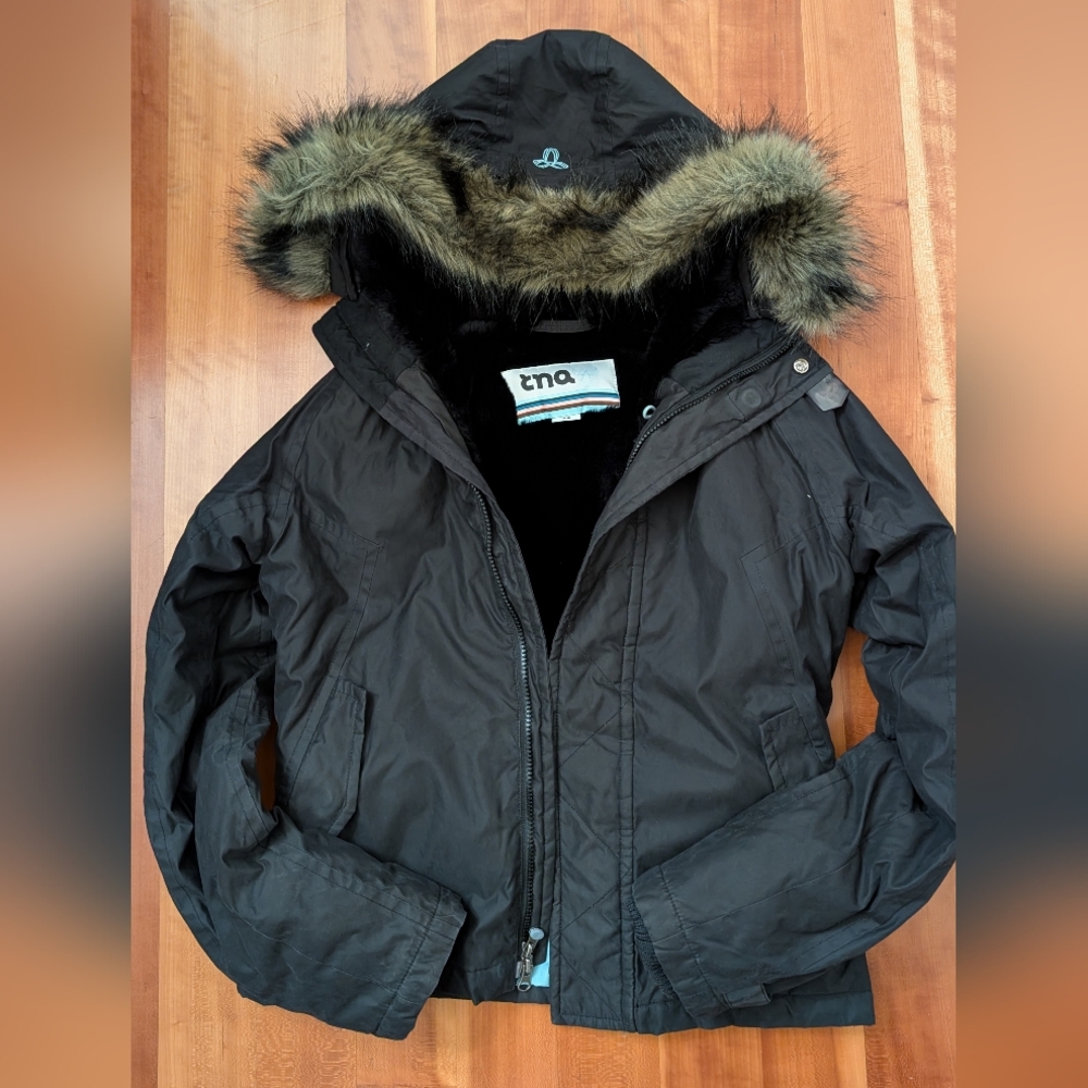 Aritzia Parka Size M